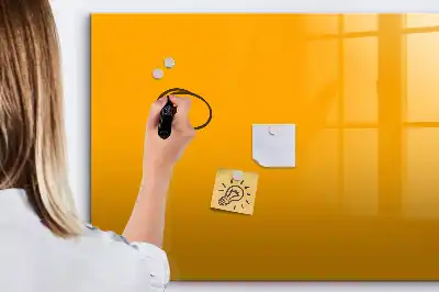 Beschreibbare Magnettafel in Goldgelb