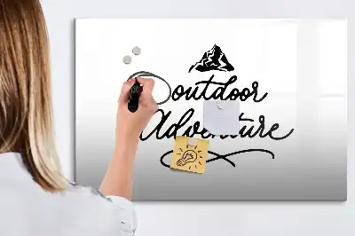 Beschreibbare Magnettafel mit Outdoor-Abenteuer-Design