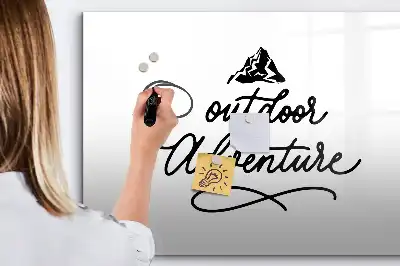 Beschreibbare Magnettafel mit Outdoor-Abenteuer-Design