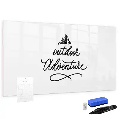 Beschreibbare Magnettafel mit Outdoor-Abenteuer-Design