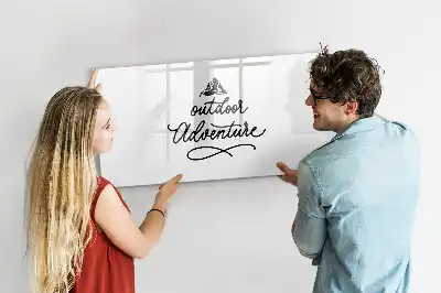 Beschreibbare Magnettafel mit Outdoor-Abenteuer-Design