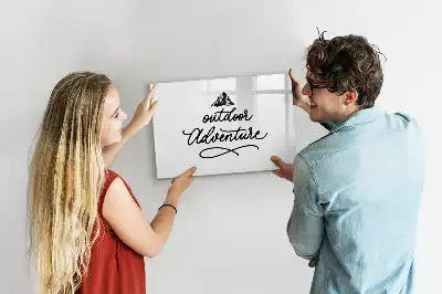 Beschreibbare Magnettafel mit Outdoor-Abenteuer-Design