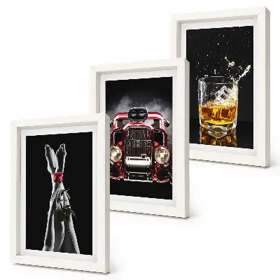 Bilderset mit Rahmen mit Motiv von Frauenbeinen, einem Oldtimer und einem Glas Whisky