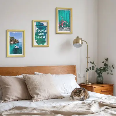 Bilderwand mit Meerblick und inspirierender Inschrift für Boote und Fahrräder
