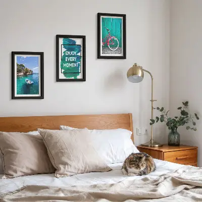 Bilderwand mit Meerblick und inspirierender Inschrift für Boote und Fahrräder