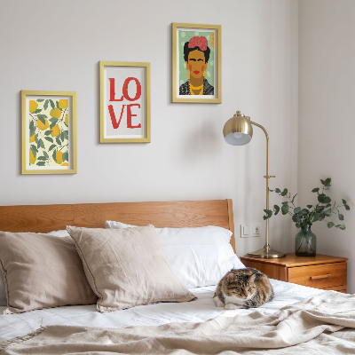 Bilderset mit rahmen Zitronen mit der Aufschrift LOVE, gemaltes Porträt von Frida Kahlo