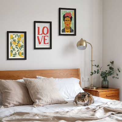 Bilderset mit rahmen Zitronen mit der Aufschrift LOVE, gemaltes Porträt von Frida Kahlo