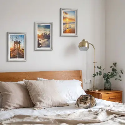 Bilderwand mit Brücken und Sonnenuntergängen in der Stadtlandschaft