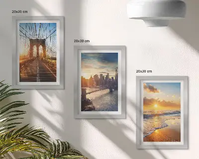 Bilderwand mit Brücken und Sonnenuntergängen in der Stadtlandschaft