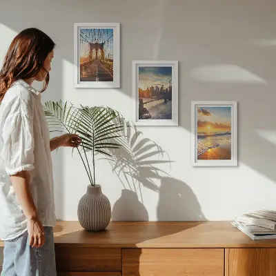 Bilderwand mit Brücken und Sonnenuntergängen in der Stadtlandschaft