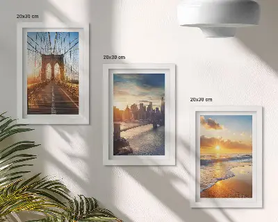 Bilderwand mit Brücken und Sonnenuntergängen in der Stadtlandschaft