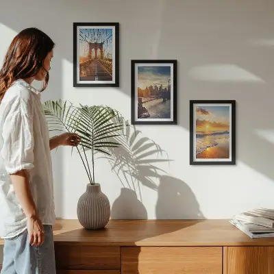 Bilderwand mit Brücken und Sonnenuntergängen in der Stadtlandschaft
