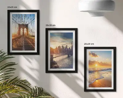 Bilderwand mit Brücken und Sonnenuntergängen in der Stadtlandschaft