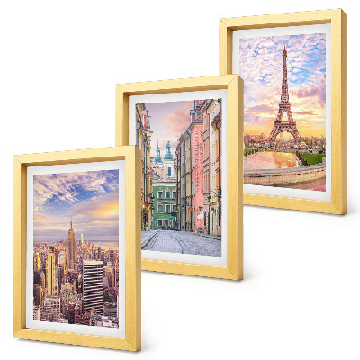 Bilderwand Blick auf die Städte New York, Paris und Warschau in der Abenddämmerung