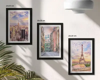 Bilderwand mit einer Ansicht der Städte New York, Paris und Warschau in der Abenddämmerung