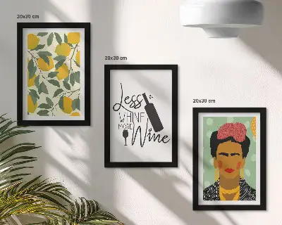 Bilderwand mit Zitronen-Weinflaschenporträt von Frida Kahlo