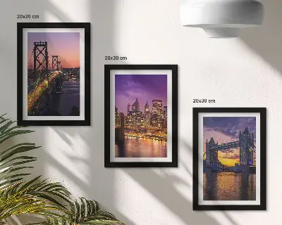 Bilderwand mit Brücken und Stadtansichten im Sonnenuntergang