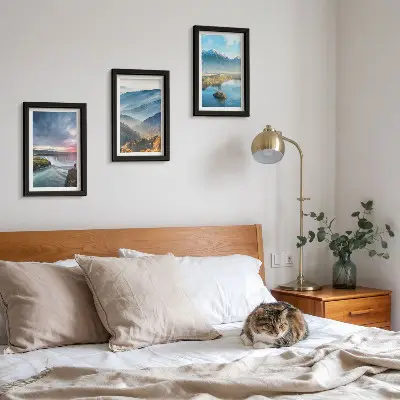 Bilderwand mit malerischen Berglandschaften und Wasserfällen aus der Natur