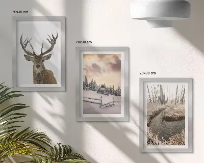 Bilderwand mit Winterlandschaft, Hirschhütte und Bach