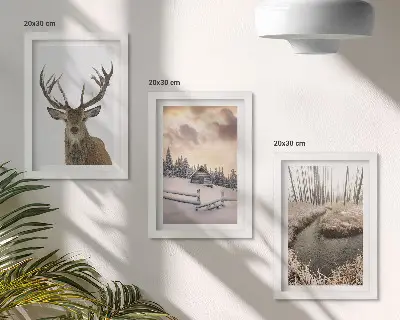 Bilderwand mit Winterlandschaft, Hirschhütte und Bach