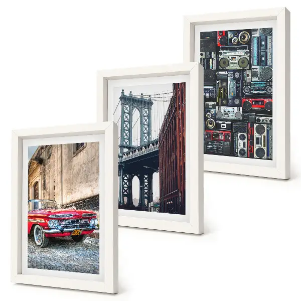 Fotowand mit einem alten Auto auf der Straße nahe der Brooklyn Bridge und Retro-Audiogeräten