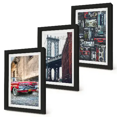 Fotowand mit einem alten Auto auf der Straße nahe der Brooklyn Bridge und Retro-Audiogeräten