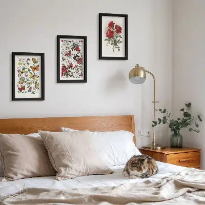 Fotowand mit Schmetterlingen, Blumen und roten Rosen im klassischen Stil