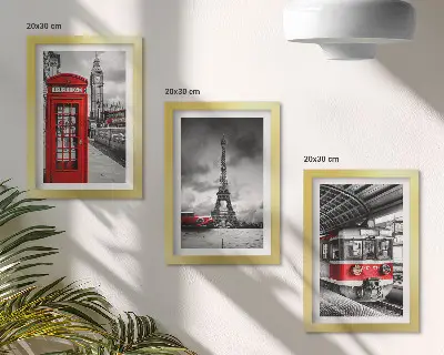Bilderwand mit Motiven ikonischer Städte wie London und Paris sowie Schienenverkehr
