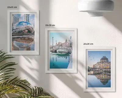 Fotowand mit Spiegelung der Stadtarchitektur im Wasser