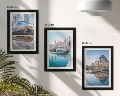 Fotowand mit Spiegelung der Stadtarchitektur im Wasser