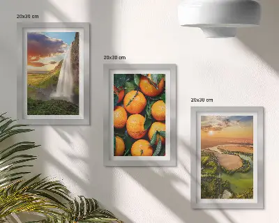 Bilderset mit Rahmen italienische Landschaft mit Wasserfall, Bergen und Sonnenuntergang