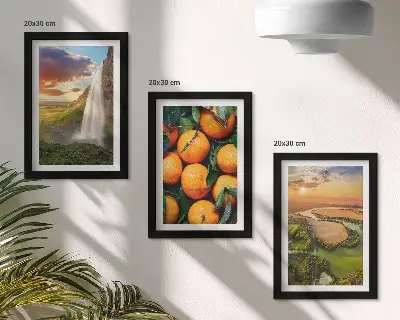 Bilderset mit Rahmen italienische Landschaft mit Wasserfall, Bergen und Sonnenuntergang