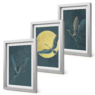 Fotowand Kraniche im Flug vor dem Hintergrund von Mond und Sternen