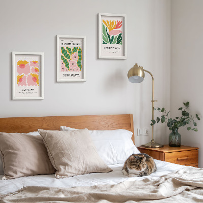 Bilderwand Blumen und Blätter auf Postern im modernen Stil