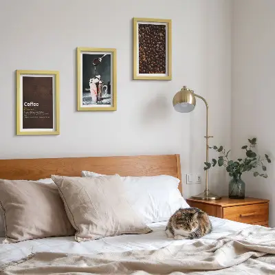 Bilderwand mit der Definition eines Kaffeegetränks mit Schlagsahne