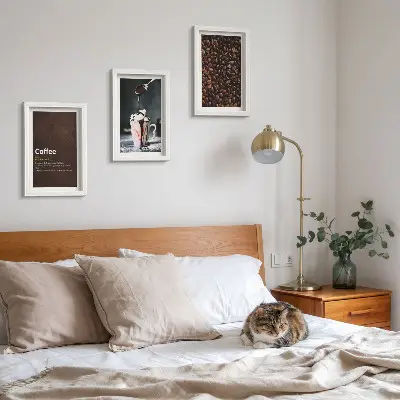 Bilderwand mit der Definition eines Kaffeegetränks mit Schlagsahne