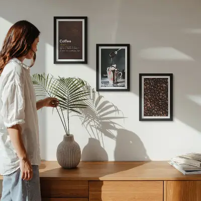 Bilderwand mit der Definition eines Kaffeegetränks mit Schlagsahne