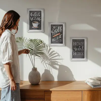 Fotowand mit Motiven für die Küche und Tafelschriftzügen