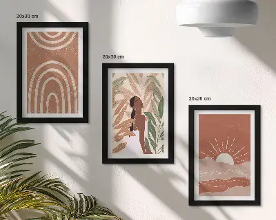 Fotowand mit abstrakten Formen und Illustrationen im Boho-Stil