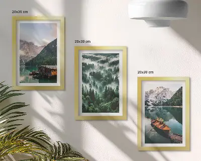 Bilderwand Berglandschaften mit See, Boot und nebligem Wald