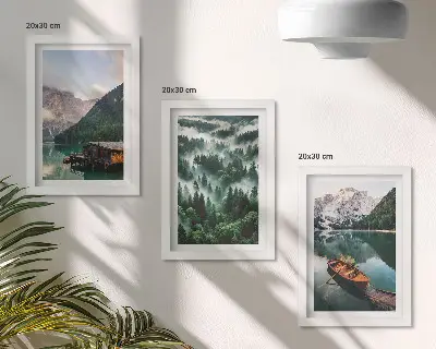 Bilderwand Berglandschaften mit See, Boot und nebligem Wald