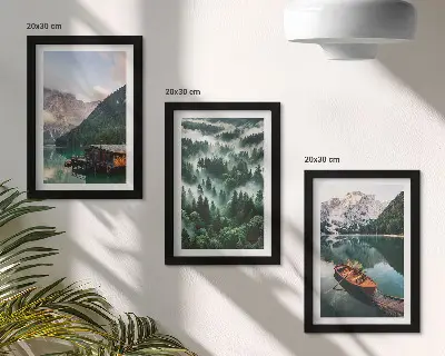 Bilderwand Berglandschaften mit See, Boot und nebligem Wald