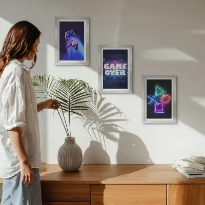 Bilderset mit Rahmen mit Gamepads und Game Over Symbolen