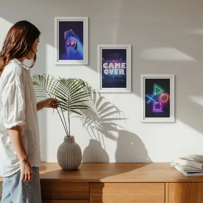 Bilderset mit Rahmen mit Gamepads und Game Over Symbolen