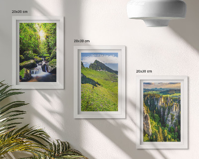Fotowand Grüne Berglandschaften mit Wasserfall und Wald
