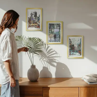 Fotowand mit modernen Städten in Farben und einer Figur im Hintergrund