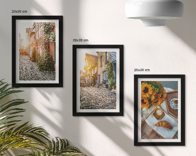 Bilderwand Charmante Straßen mit Kaffee und Sonnenblumen