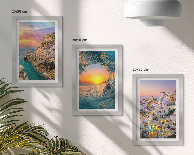 Bilderset mit rahmen Blick auf das Meer, die Wellen und die weißen Häuser in Santorini, Griechenland