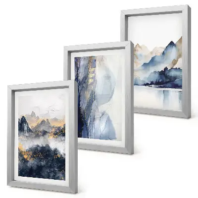 Bilderwand mit Berglandschaften in Blau- und Grautönen