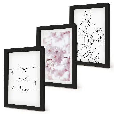 Fotowand mit Blumen und Familie im minimalistischen Design